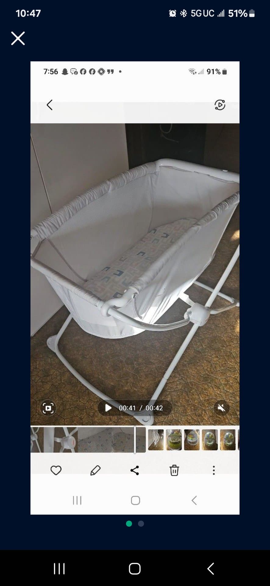 Foldable baby bassinet — image 1 of 2
