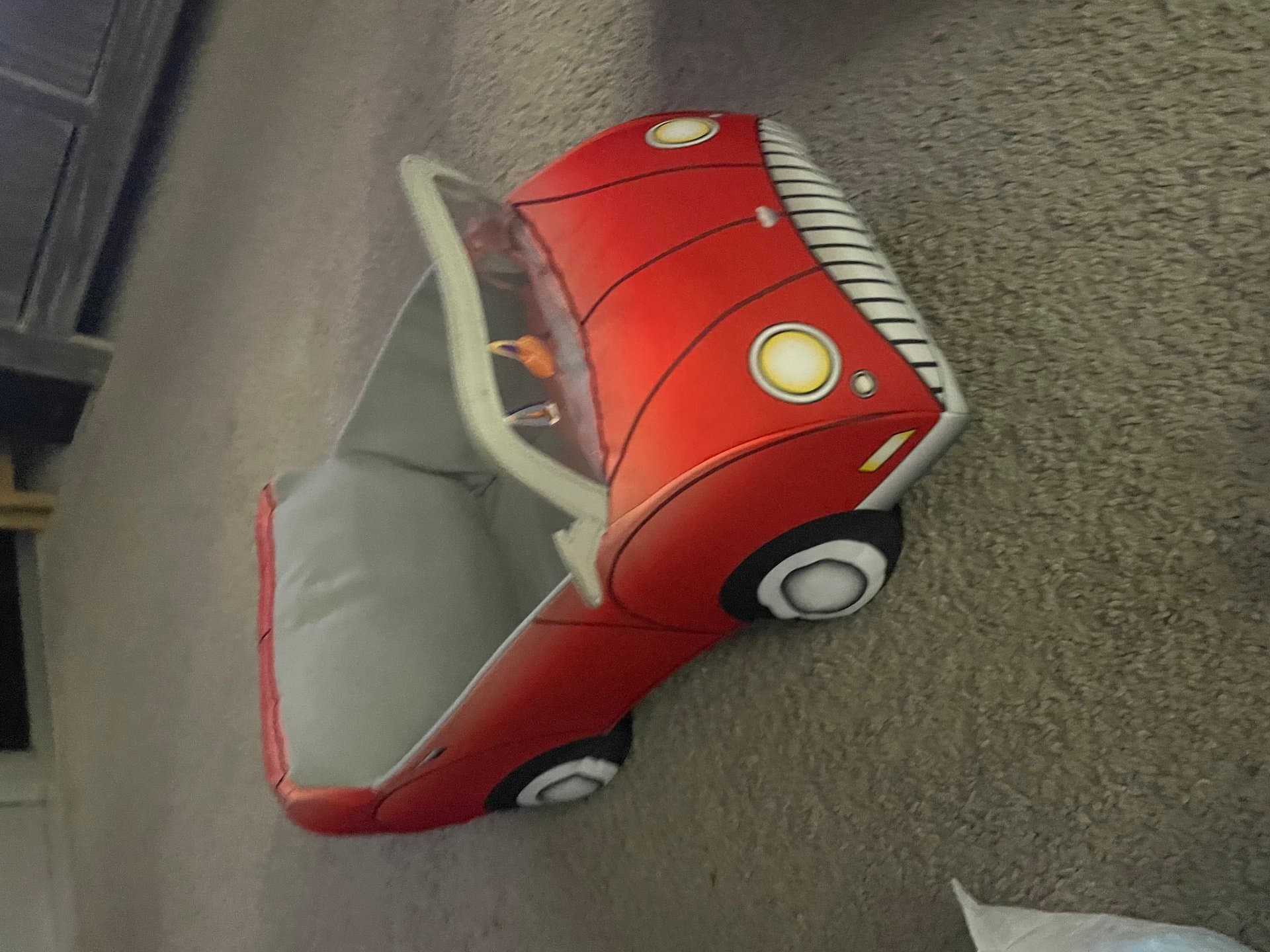 Staffed car — image 1 of 1