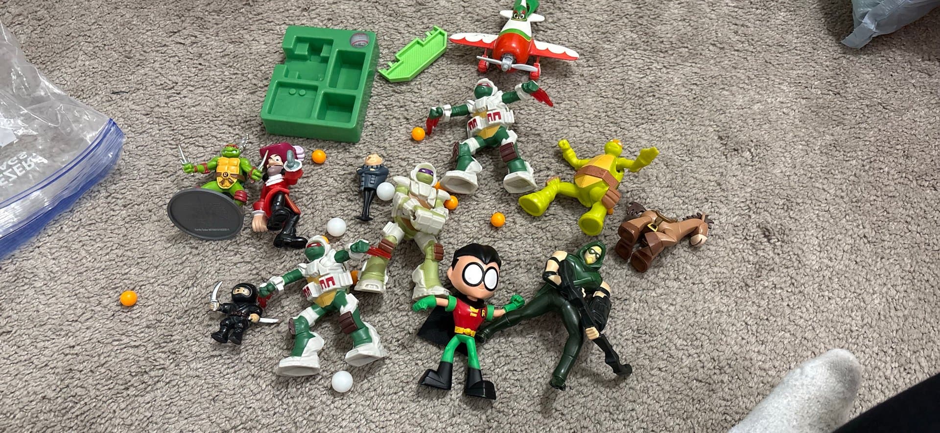 Mixed Action Figures Bundle — image 1 of 1